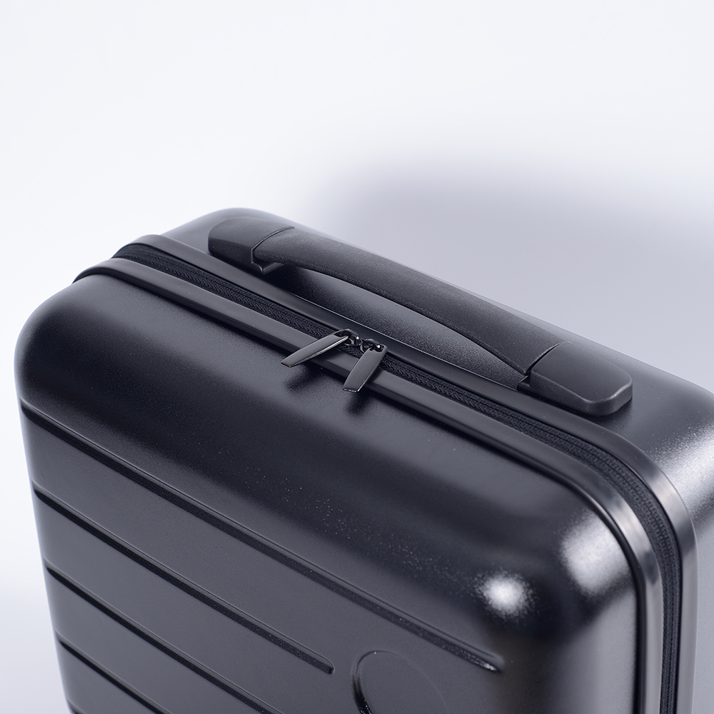 clastic 14-inch luggage cosmetic case gift case custom na panloob na lining design functional box