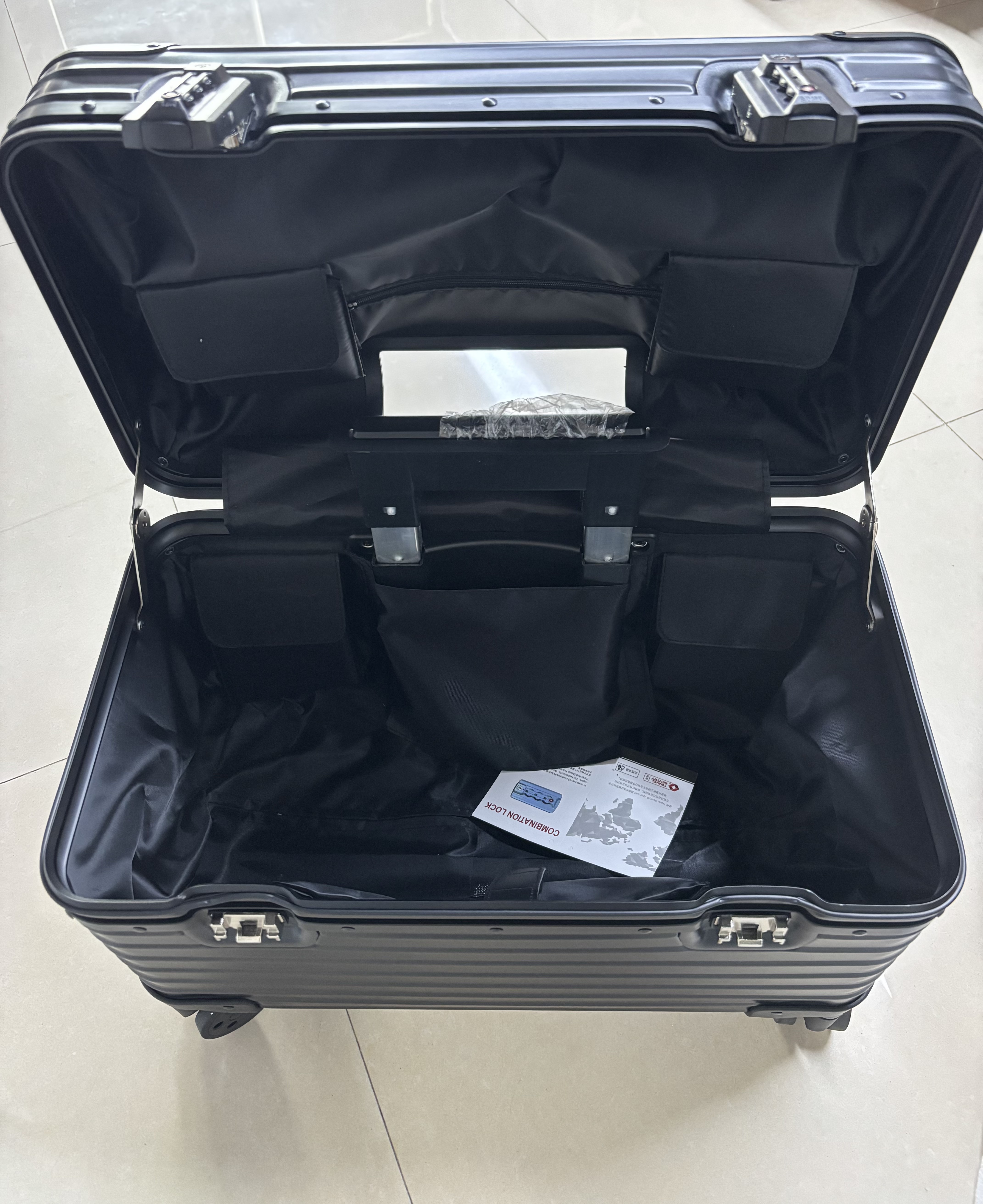 18 pulgada mataas na kalidad na aluminum trolley luggage maleta security combination lock portable case para sa business trip